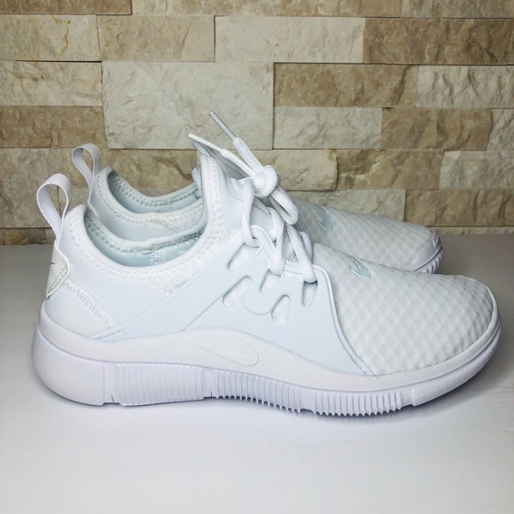nike white acalme